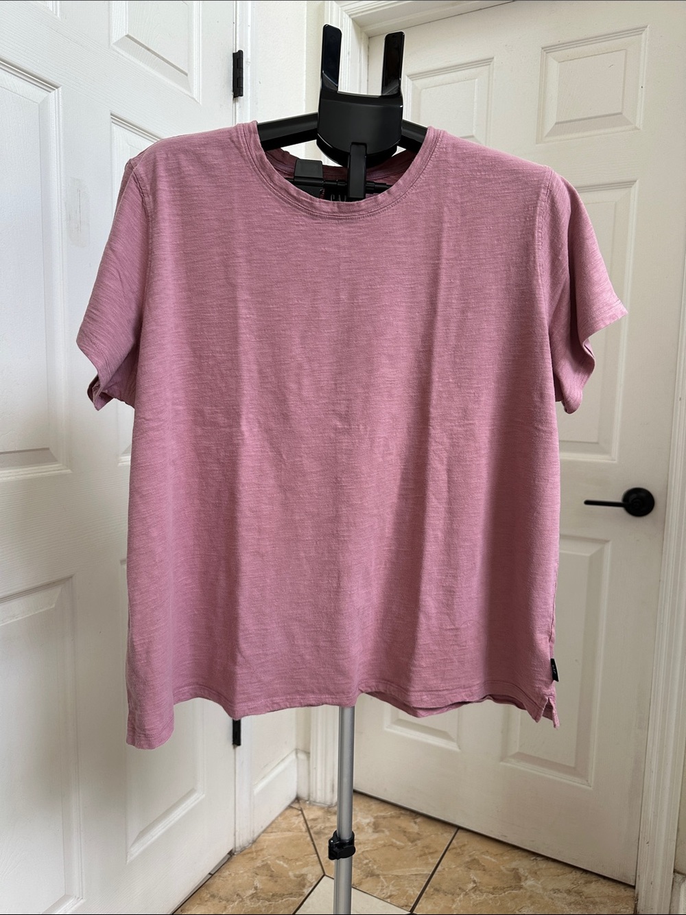 GAP Women’s Mauve 100% Cotton Short Sleeved Tee in Size XXL